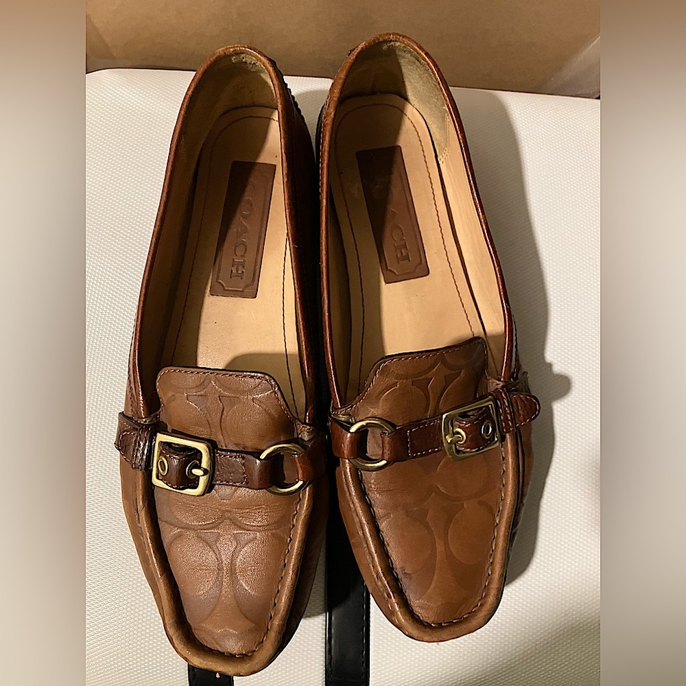 Coach canvas women’s loafer with rubber outsole size 8.5 tan